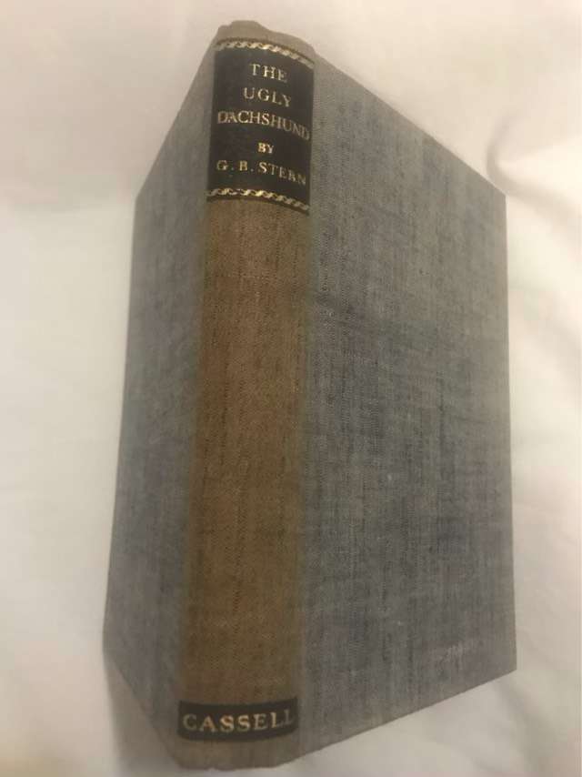 The Ugly Dachshund - G.B.Stern