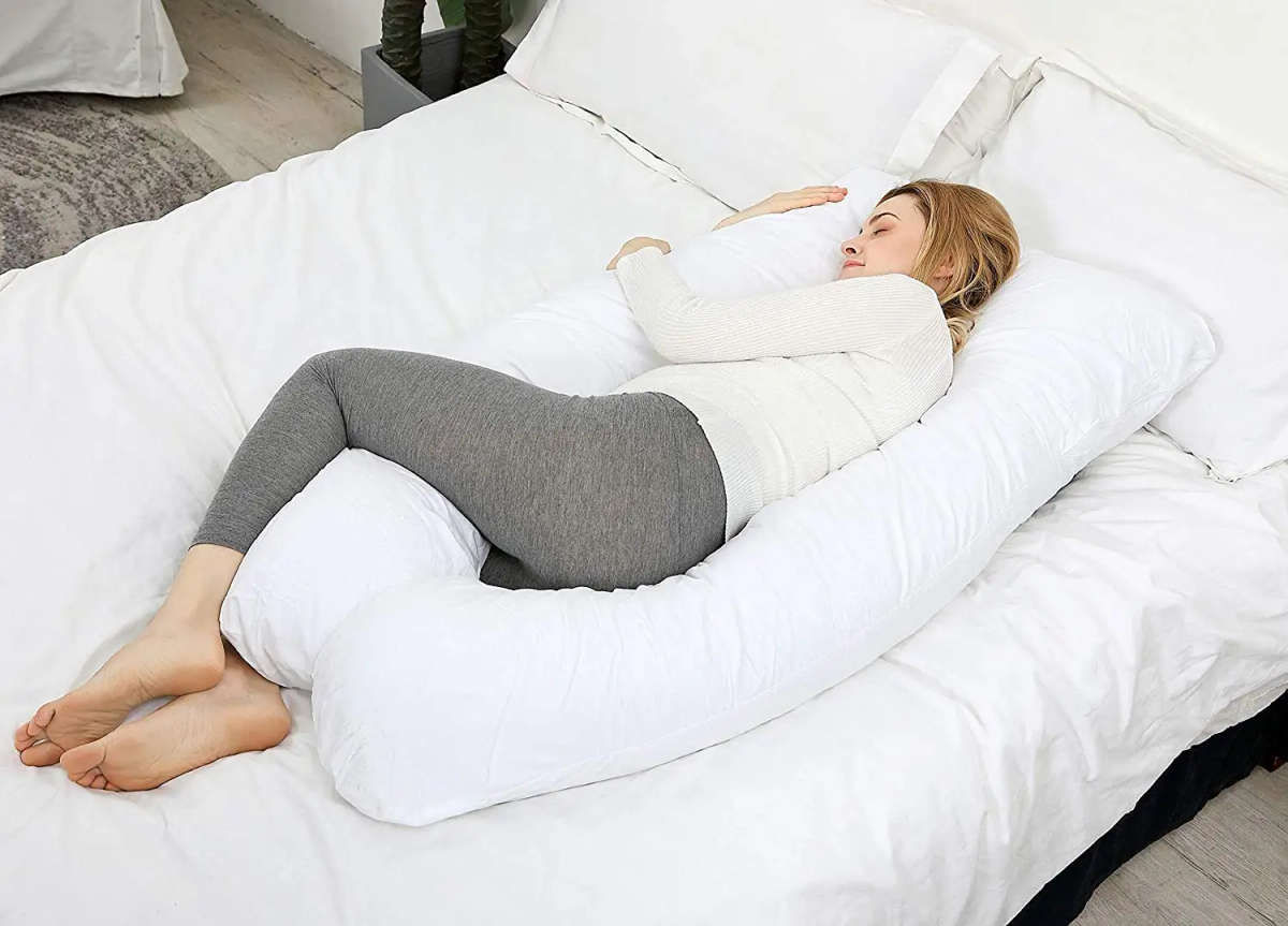 PREGNANT PILLOW (WHITE)
