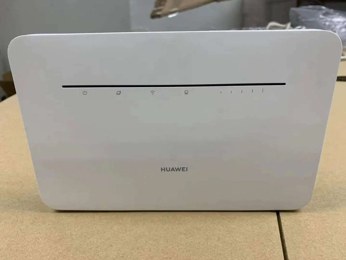 Latest Huawei 4G Router 3 Pro Model B535-932 (It take a SIM CARD) up 64 users