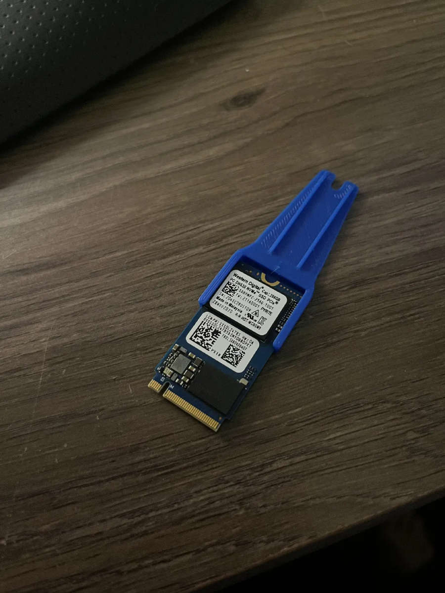 M.2 SSD Adapter 2242 to 2280 slot (Black)