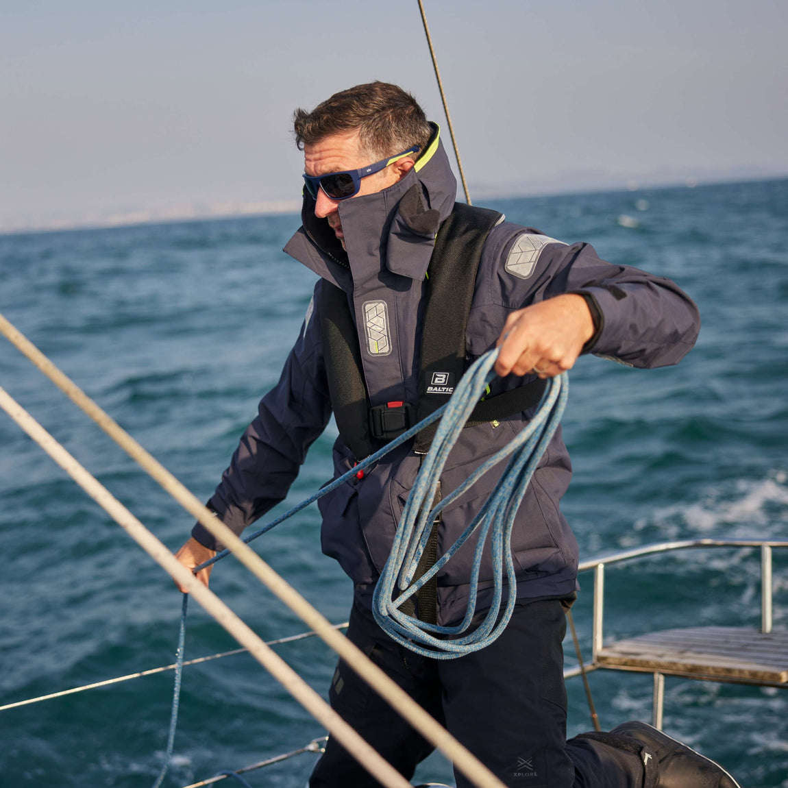 Gill Men's OS2 Offshore Sailing Jacket - Navy