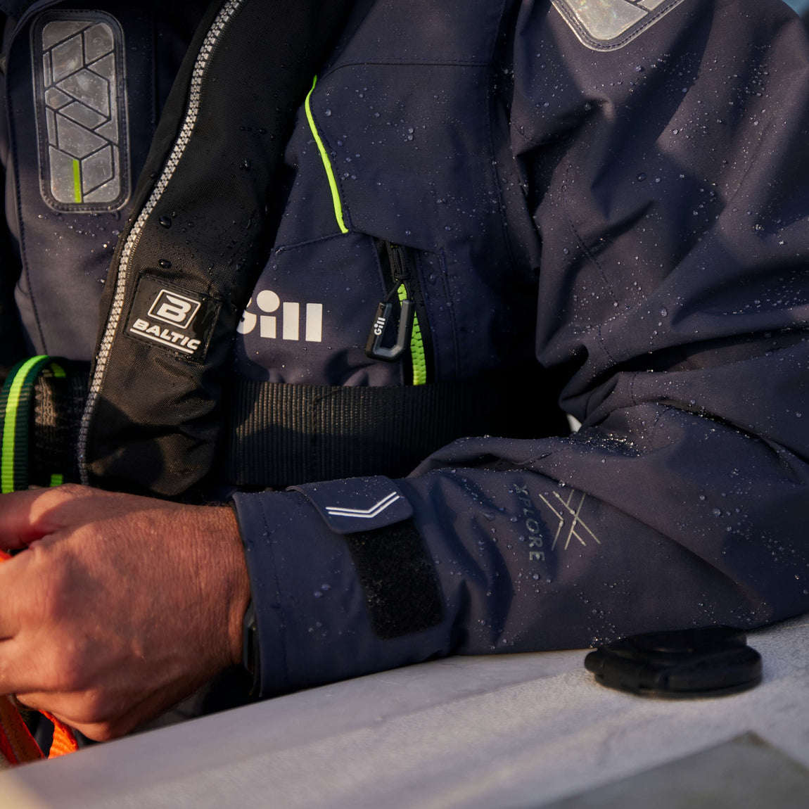 Gill Men's OS2 Offshore Sailing Jacket - Navy