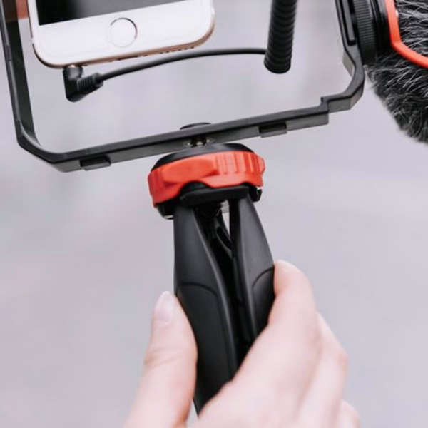 YELANGU Phone Vlogging Kit with Tripod Grip (Double Light)