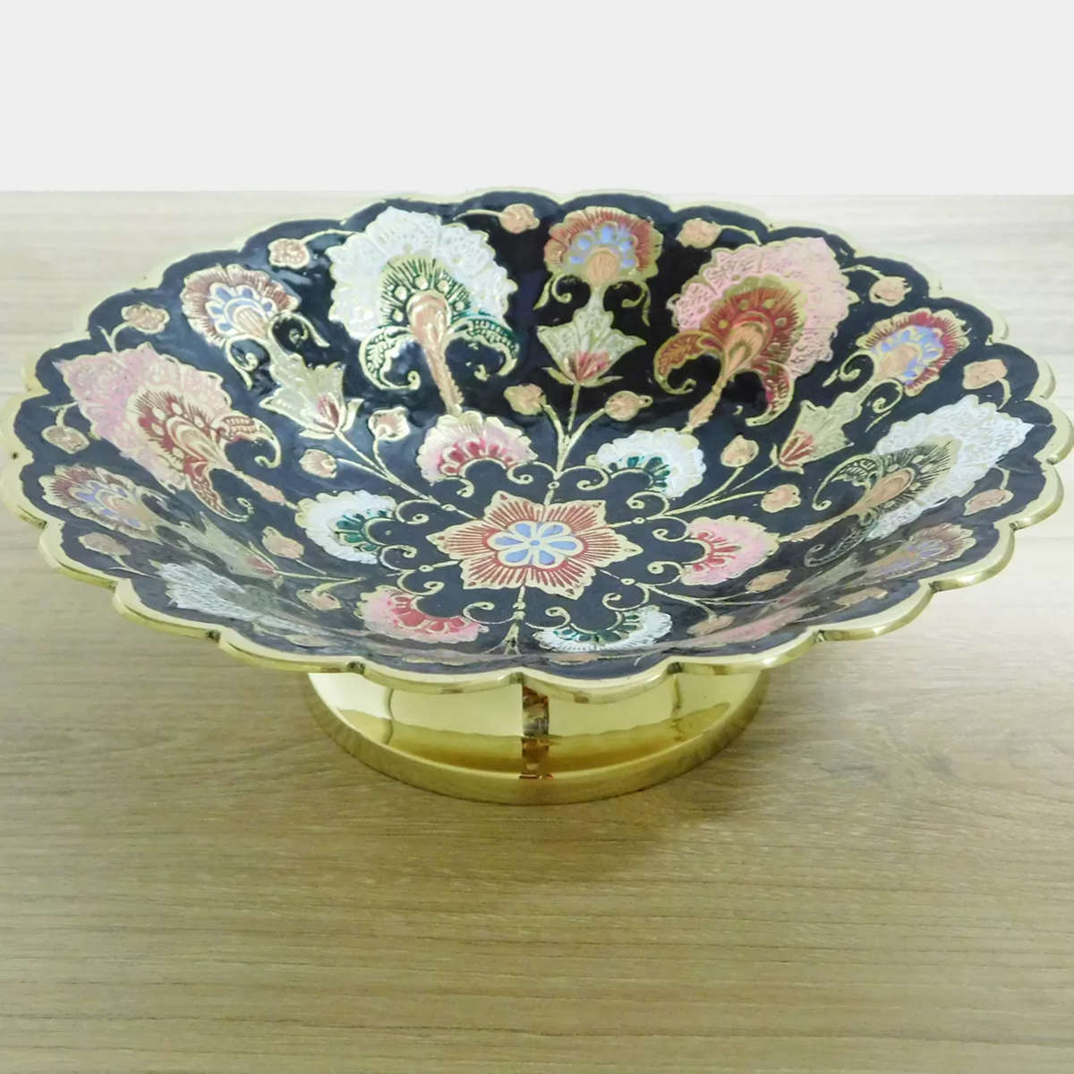 Scalloped Bowl Black