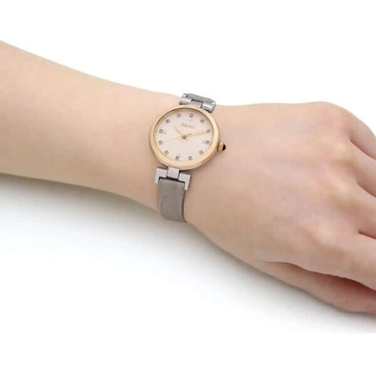 Seiko Women's Watch (SRZ546P1)