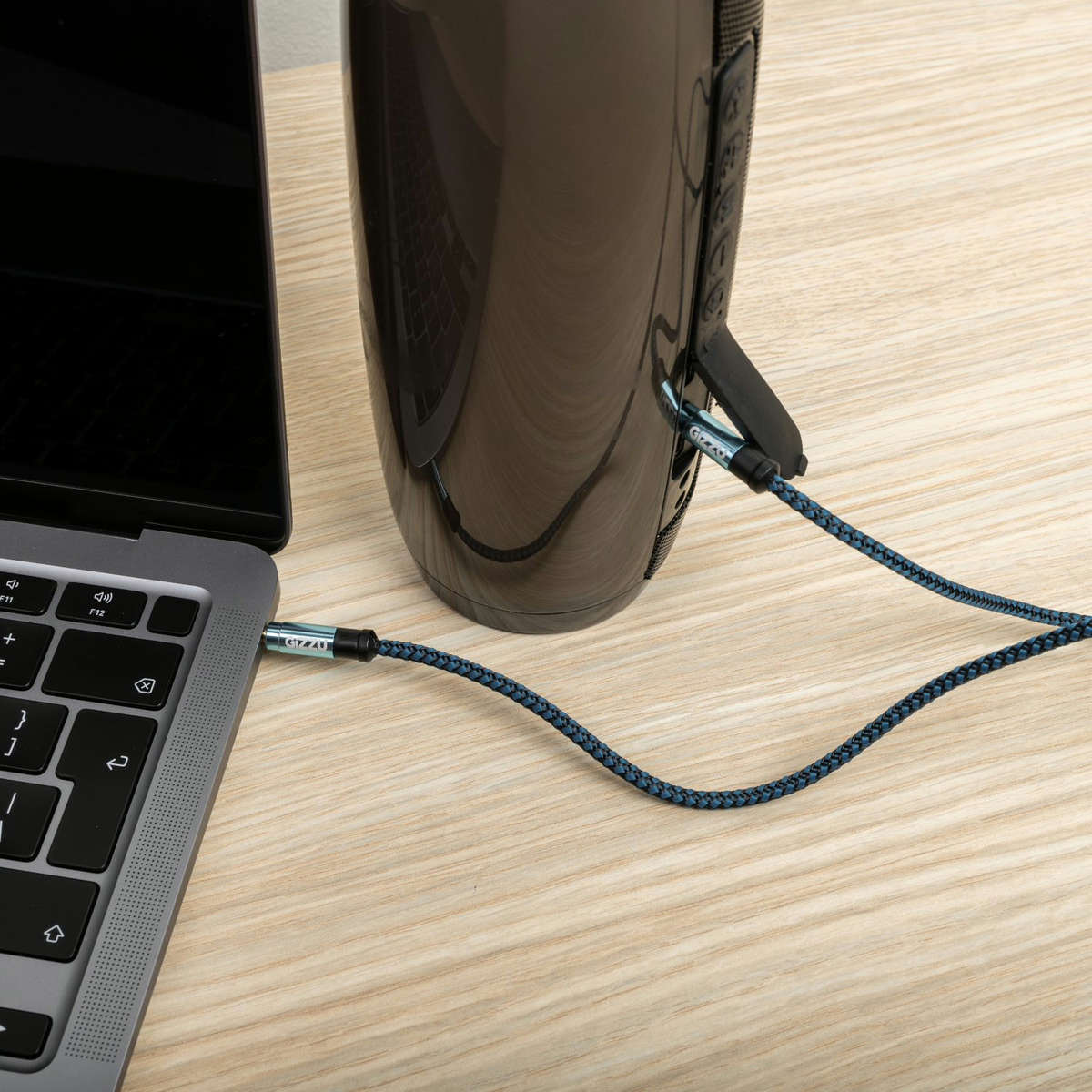 Gizzu 3.5mm AUX Cable 1.5m - Black/Blue