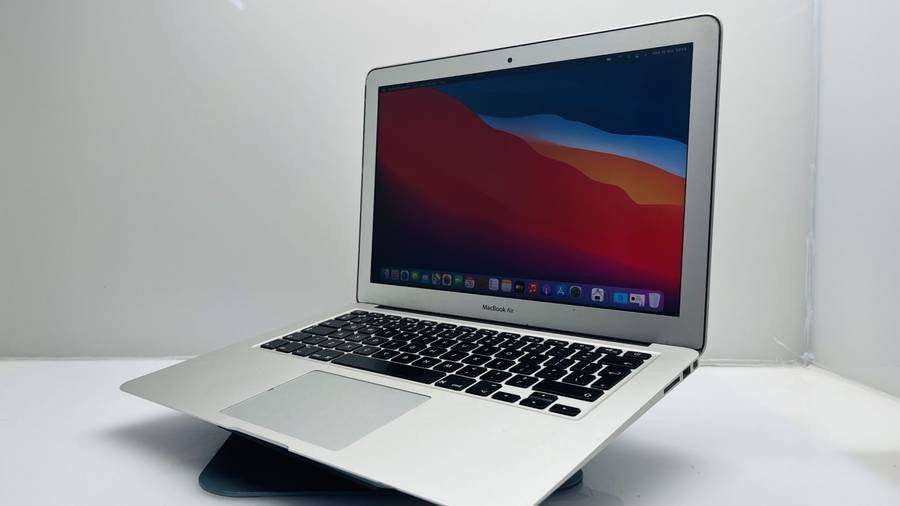 Apple MacBook Air 13-inch Core i5 1.8GHz (2017) 8GB RAM 128GB SSD Silver