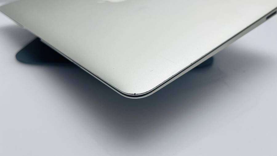 Apple MacBook Air 13-inch Core i5 1.8GHz (2017) 8GB RAM 128GB SSD Silver