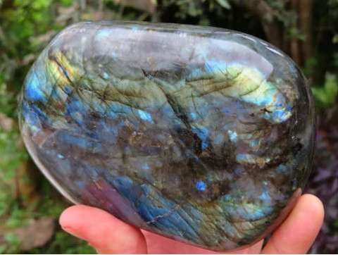 I am magnificent free-standing Laboradorite