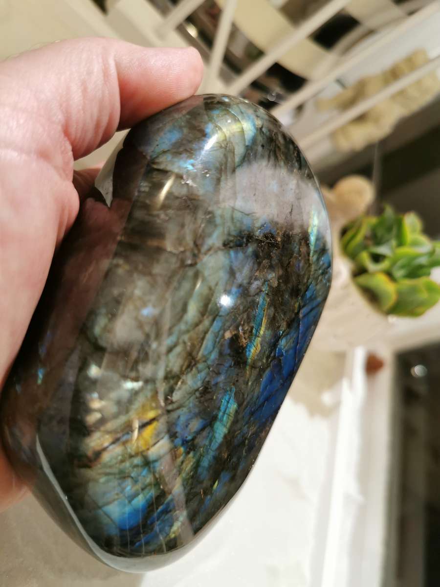 I am magnificent free-standing Laboradorite