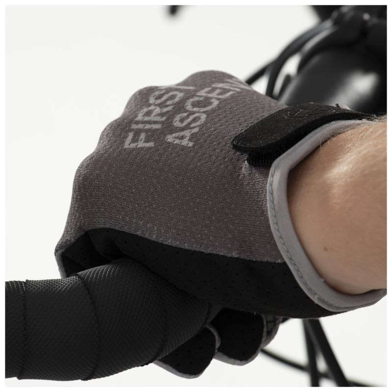 First Ascent Chaser Cycling Glove Grey - S