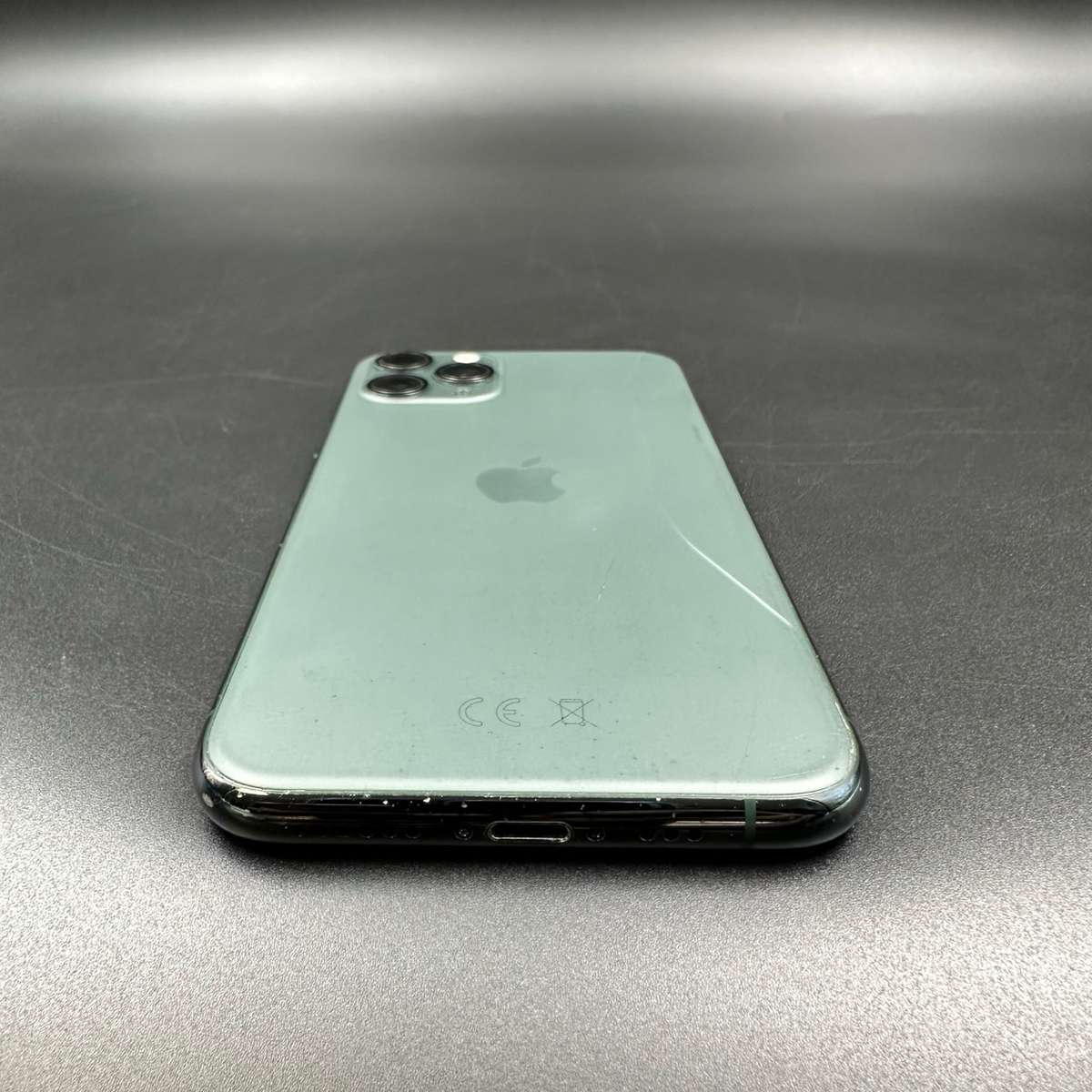 iPhone 11 Pro 256GB Midnight Green (Cracked Back)