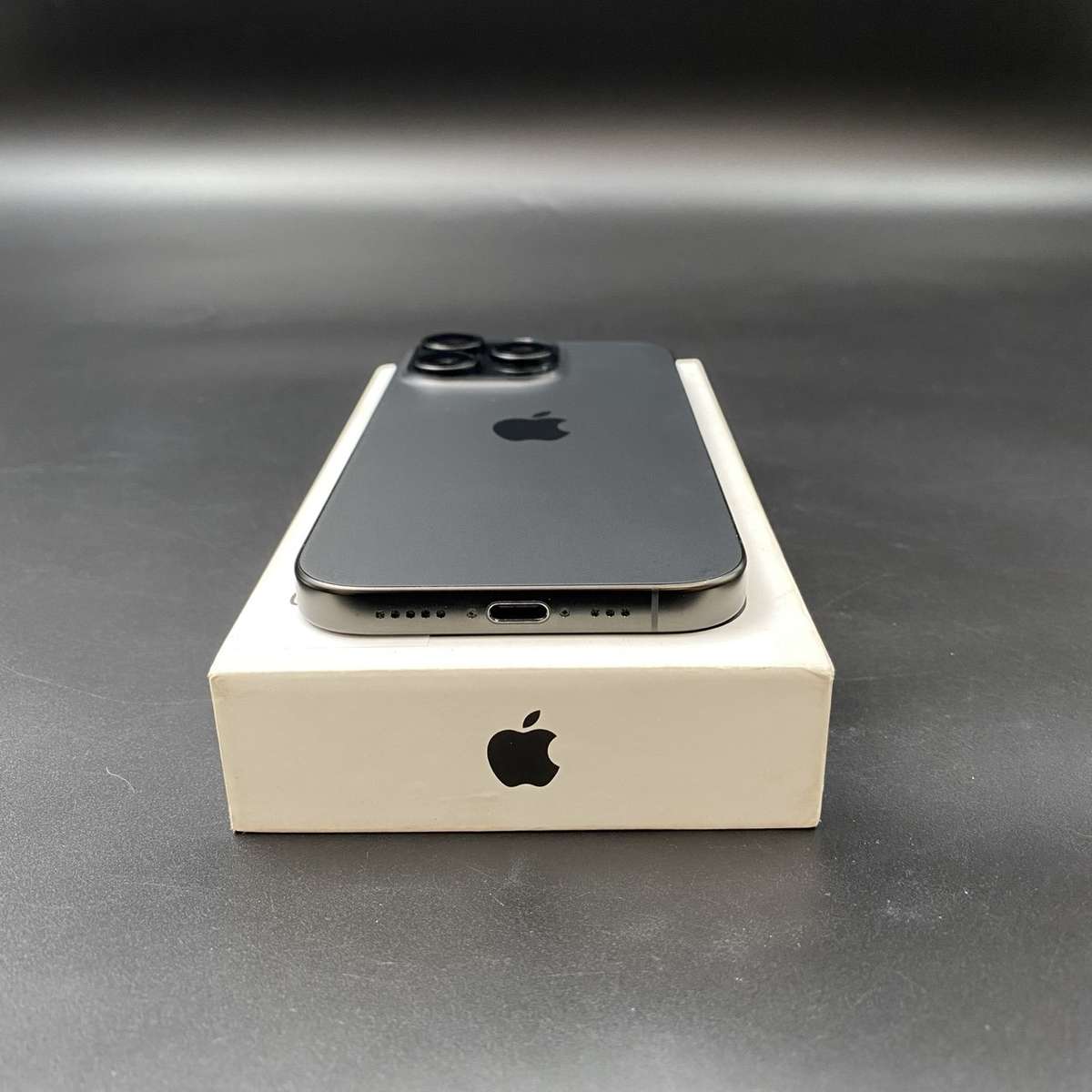 iPhone 16 Pro 128GB Titanium Black
