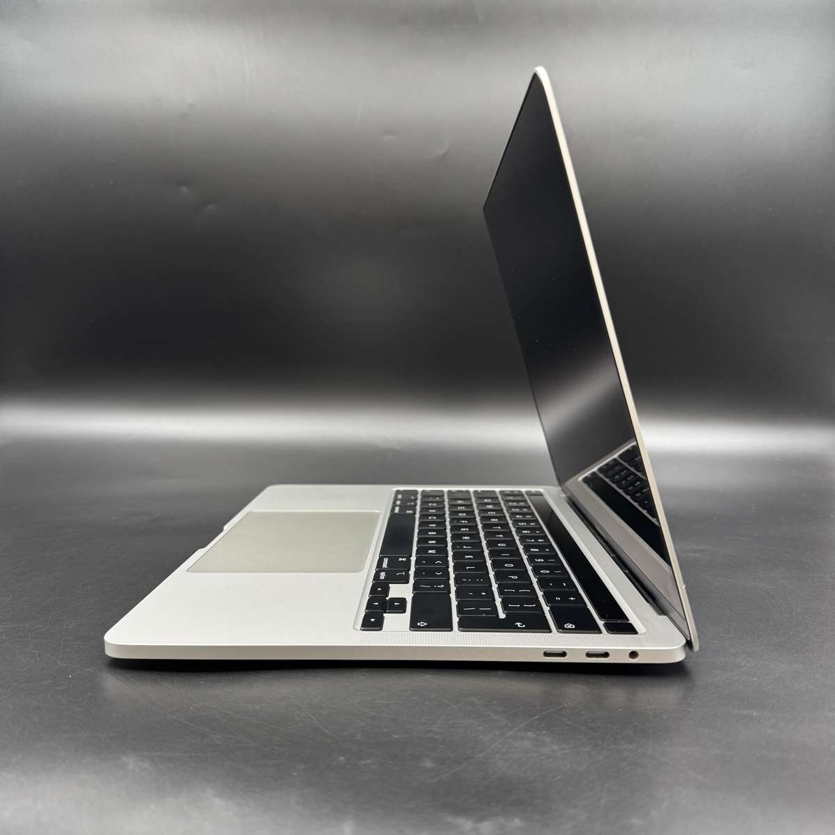 Macbook Pro 13" | 2 GHz intel i5 | 512GB | 2020 Touch Bar | Silver