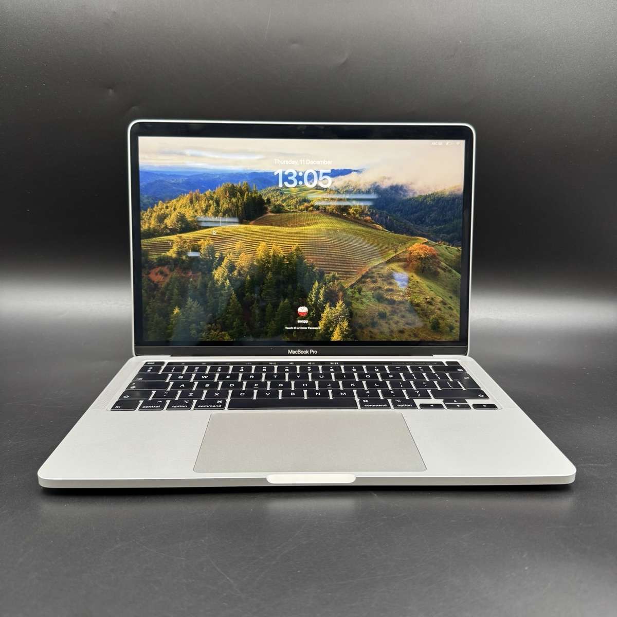 Macbook Pro 13" | 2 GHz intel i5 | 512GB | 2020 Touch Bar | Silver