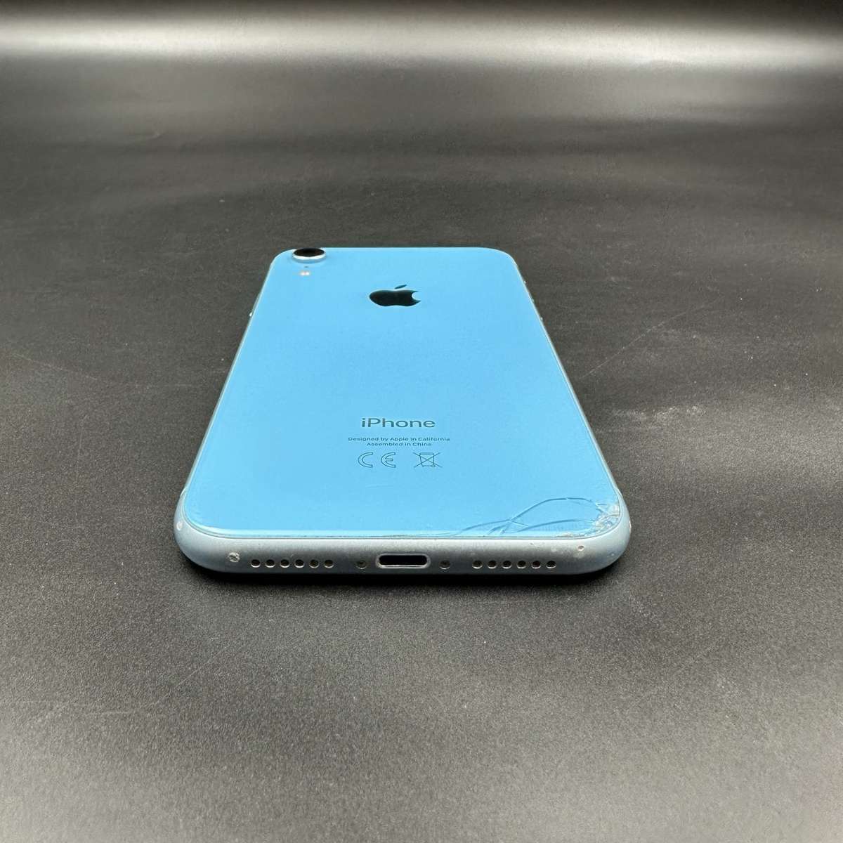 iPhone Xr 64GB Blue (Cracked Back)