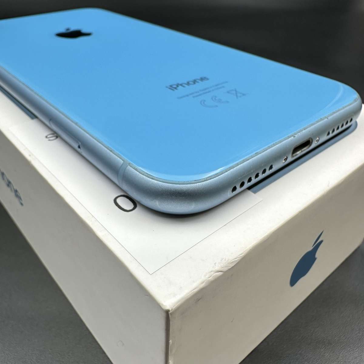 iPhone Xr 64GB Sky Blue