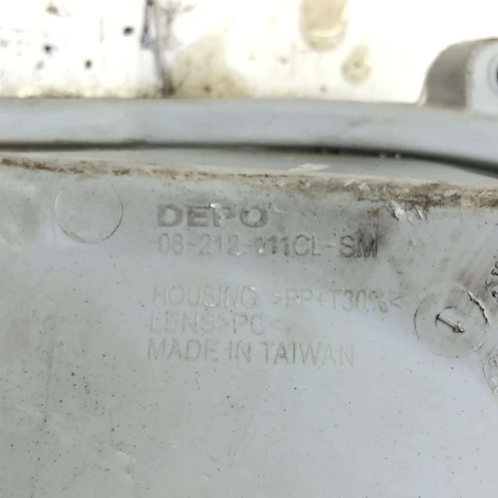 Toyota Quantum 2.5 D-4d 2kd-Ftv 16v 2005- Headlamp Right/Driver