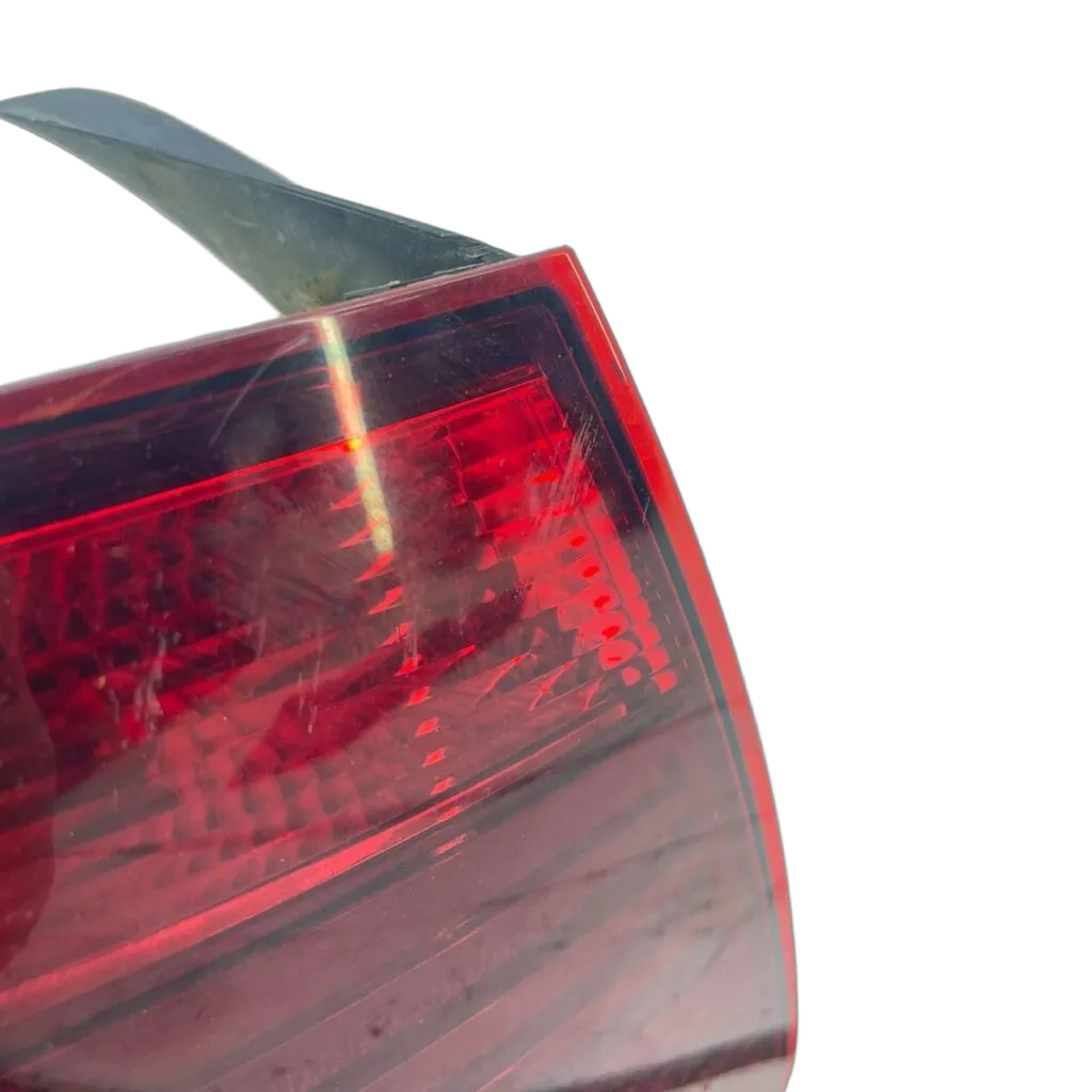Vw Polo Sedan 6c 1.4i (clp) Taillight Left/Passenger
