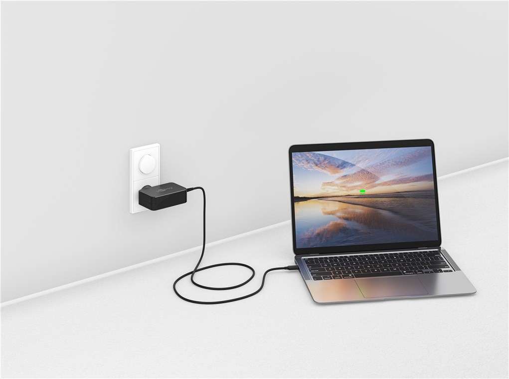 Goobay USB-C 65w Charger for Laptops - Black