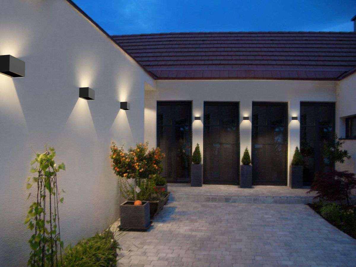 Luminar Lighting - Spectra Dual Ray Solar Wall Light