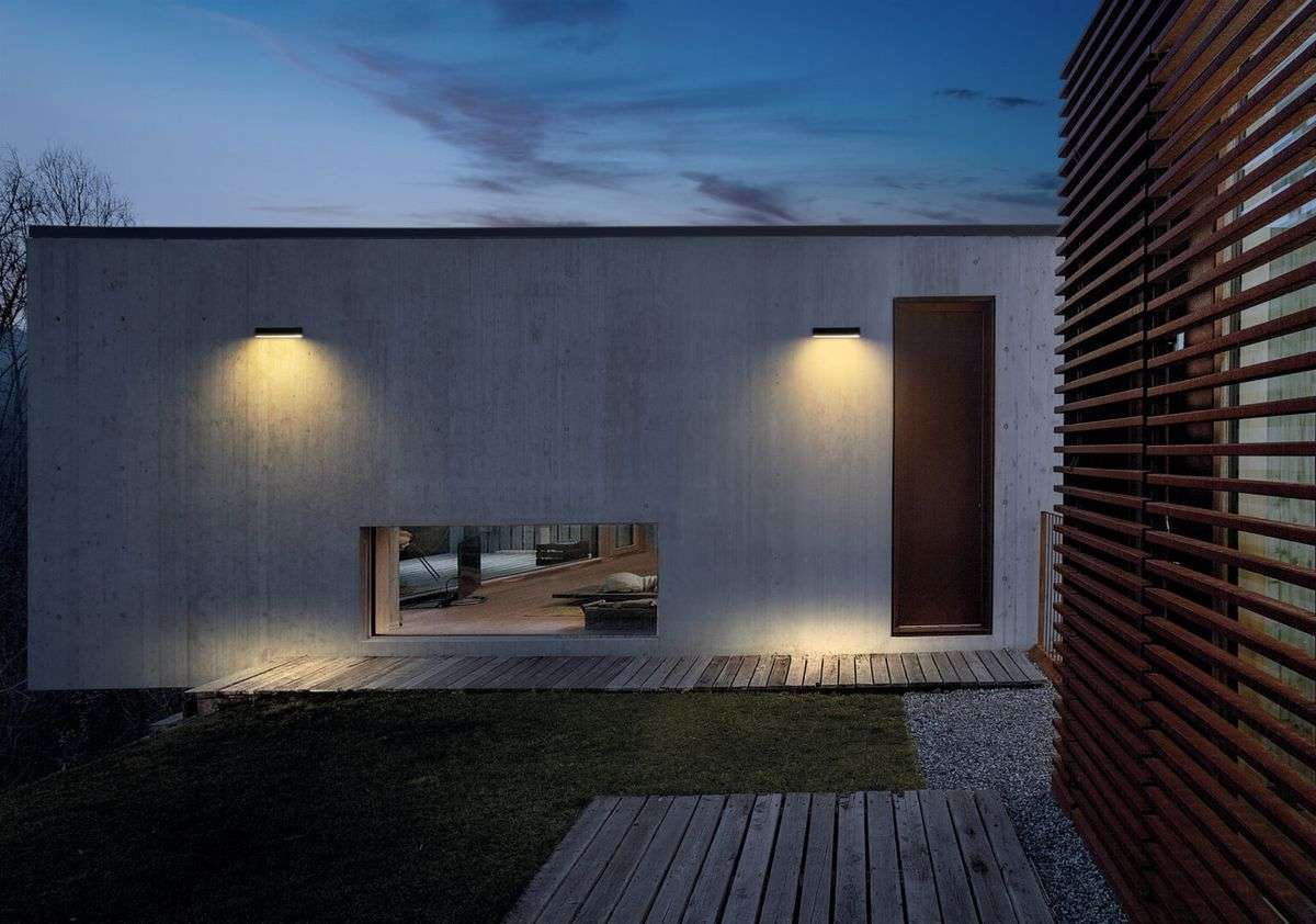 Luminar Lighting - Halo Solar Wall Light