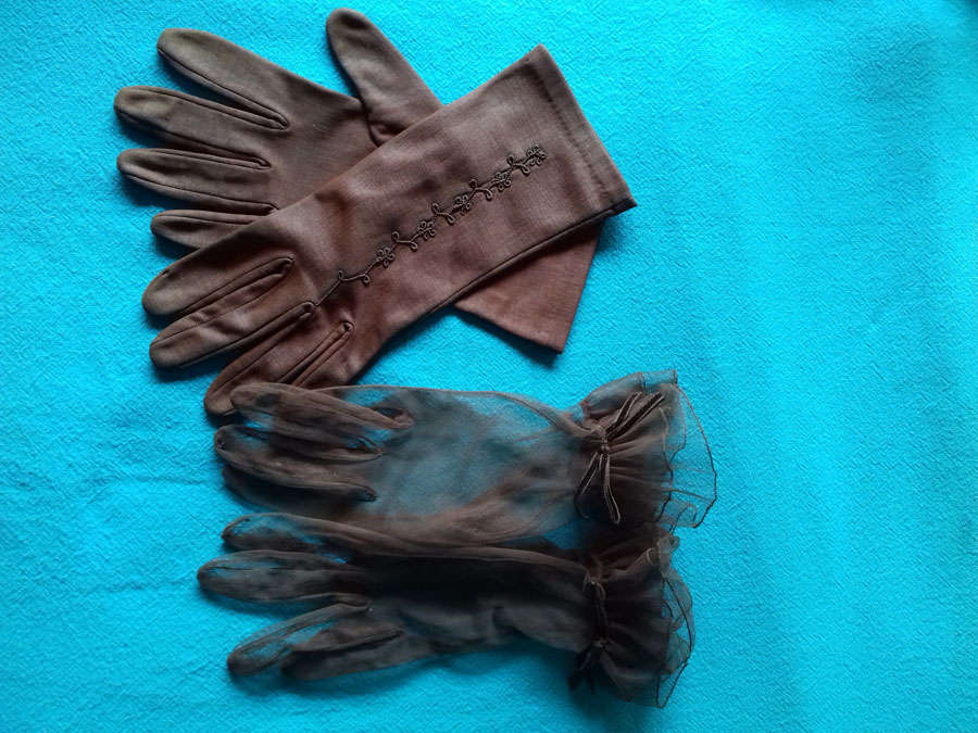Ladies Vintage gloves brown 2 pairs