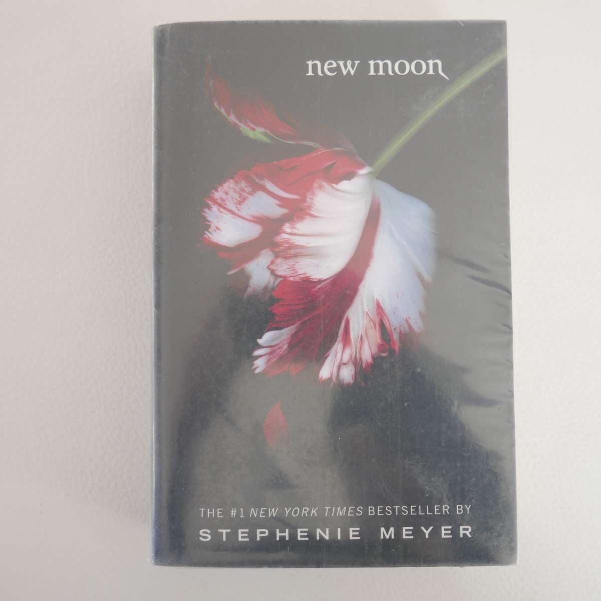 New Moon by Stephenie Meyer