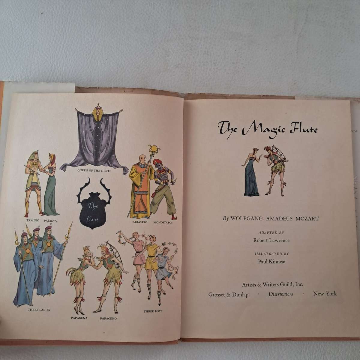 The Magic Flute by Mozart. Adapted by Robert Lawrence. Illustrated by Paul Kinnear