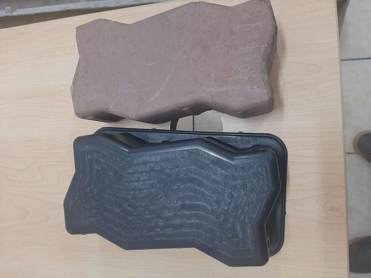 Plastic Interlocker Paving Brick Mould (50 per pack)