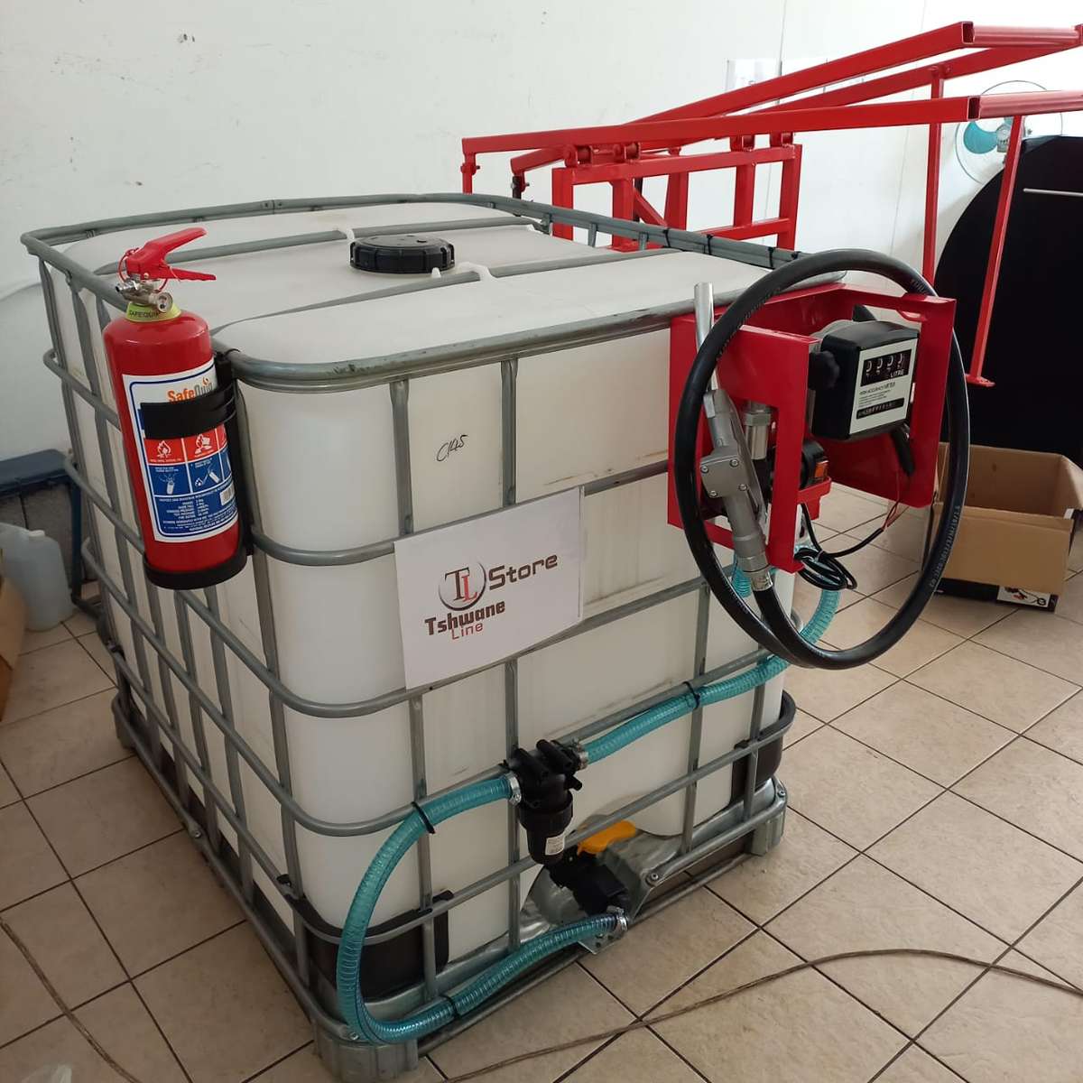 1000 liter flowbins / Bowser also include a fire extinguisher
