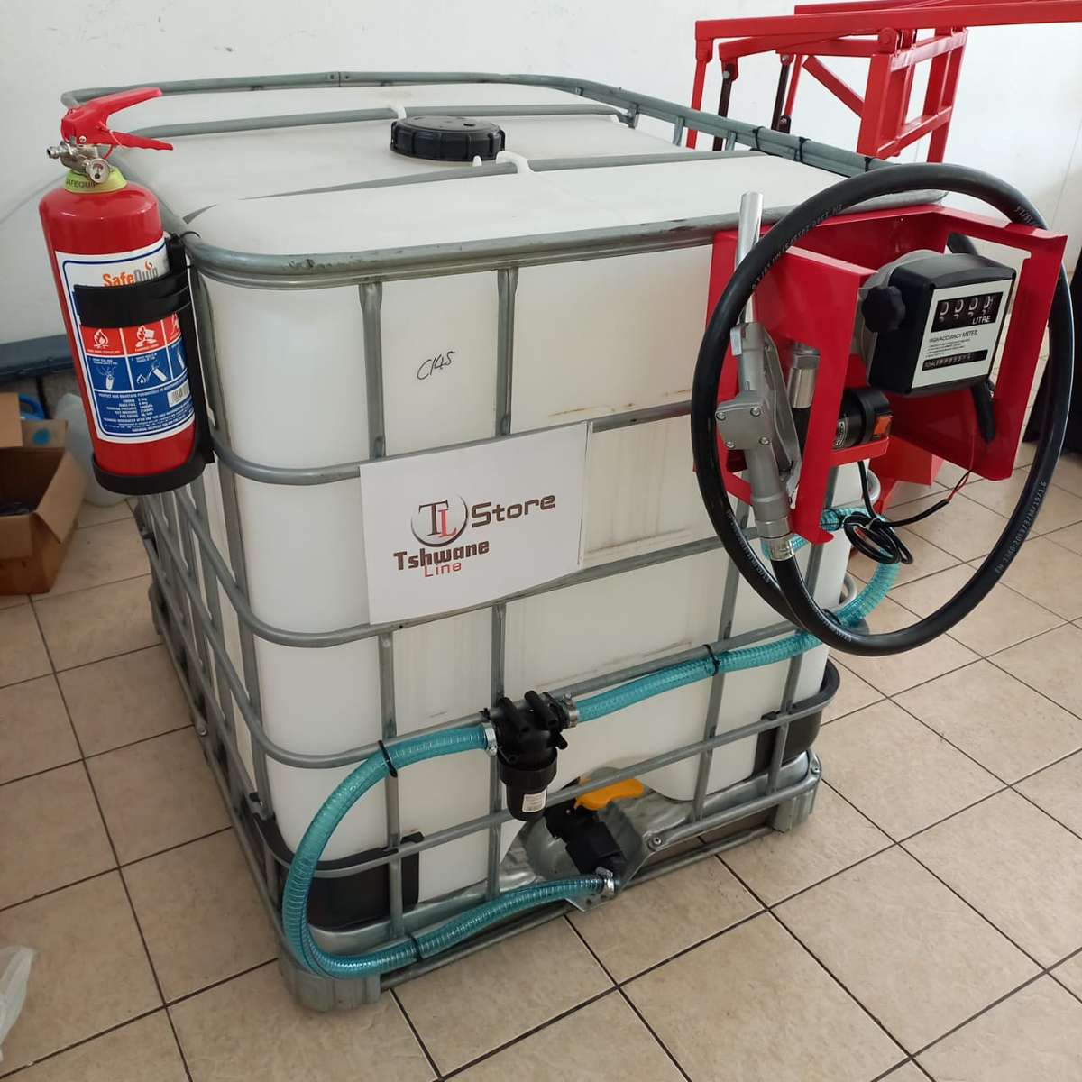 1000 liter flowbins / Bowser also include a fire extinguisher