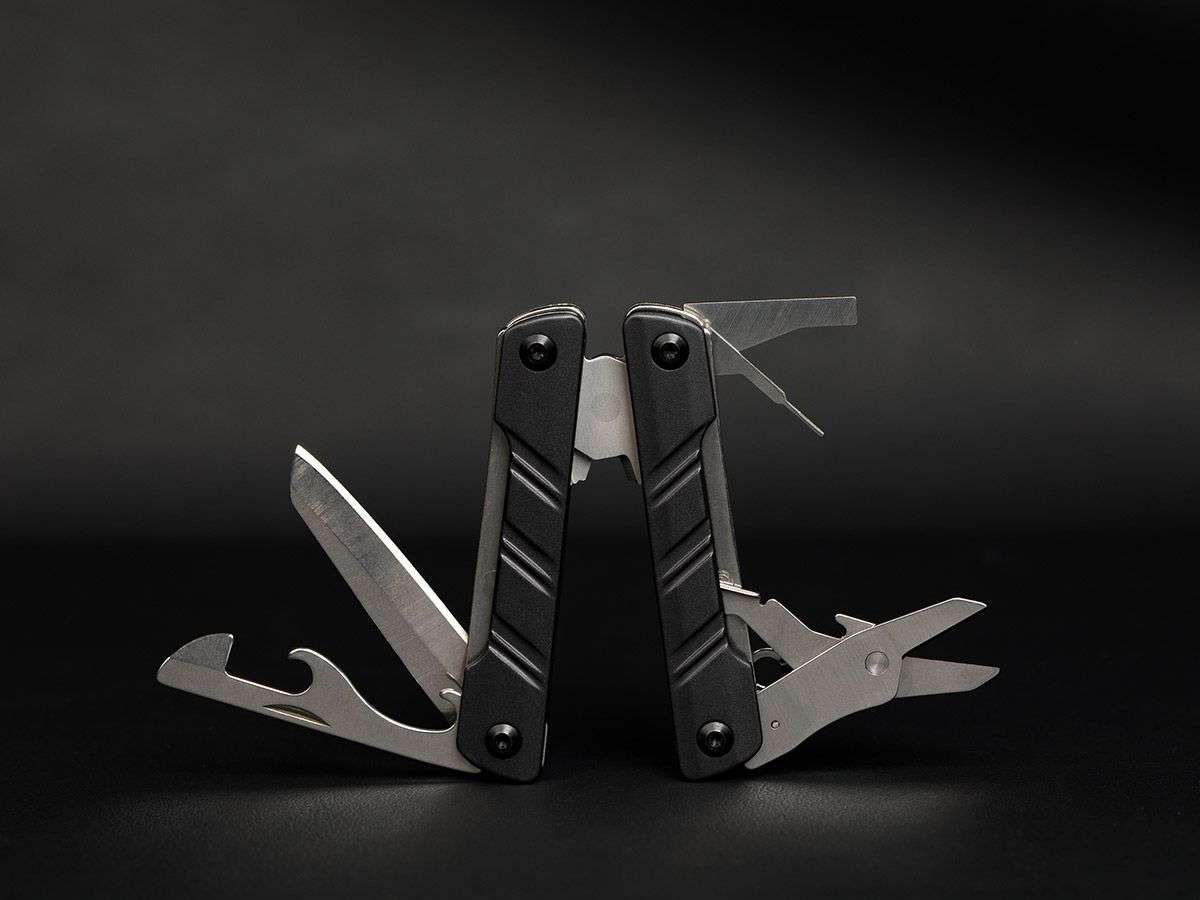 Olight Otacle P1 11-in-1 Folding Multi-Tool Black