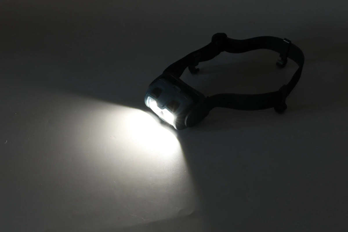 TrustFire SH05 240 Lumen 200m Throw Rechargeable LED Headlamp with 2000mAh Battery