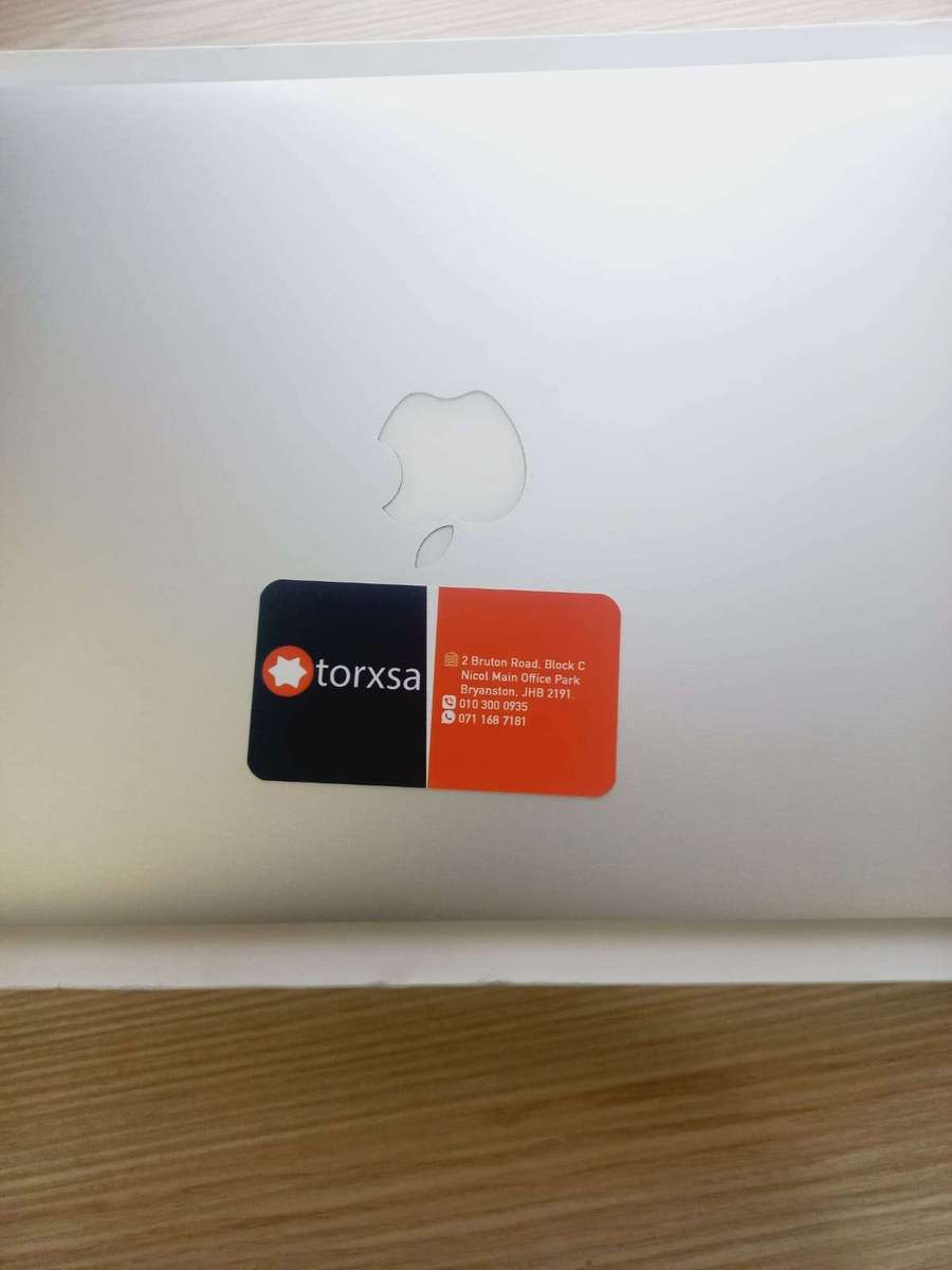 Macbook Air 13inch Silver , 8GB RAM 128GB SSD (Pre-Owned)