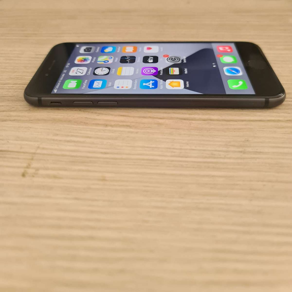 iPhone 8 64GB | Pre-Owned