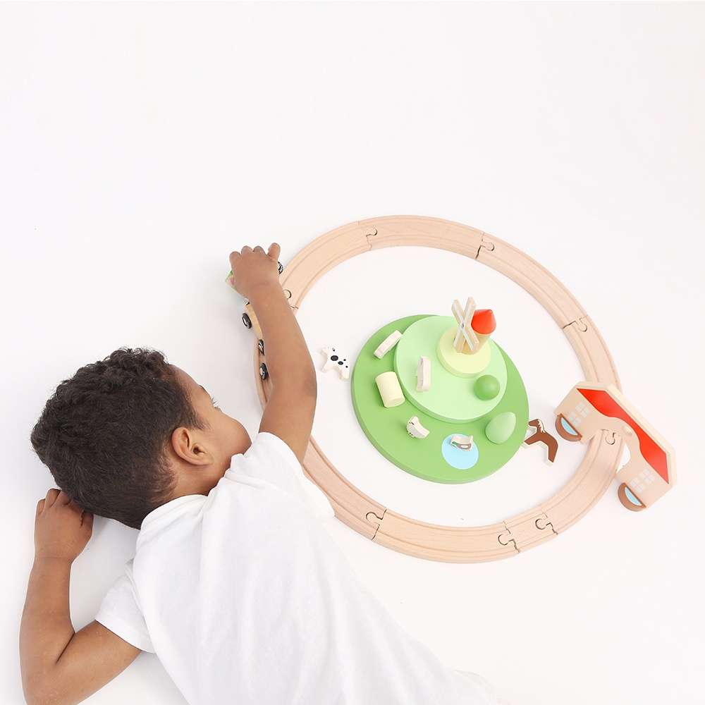 Classic World - Wooden Train Set - Small Farm - 28pcs