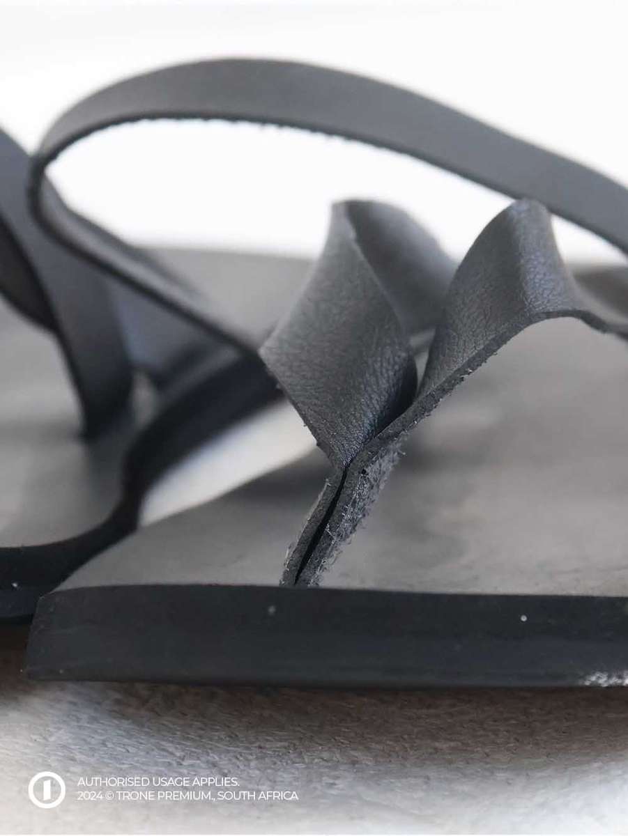Freehanger Sandals - Black