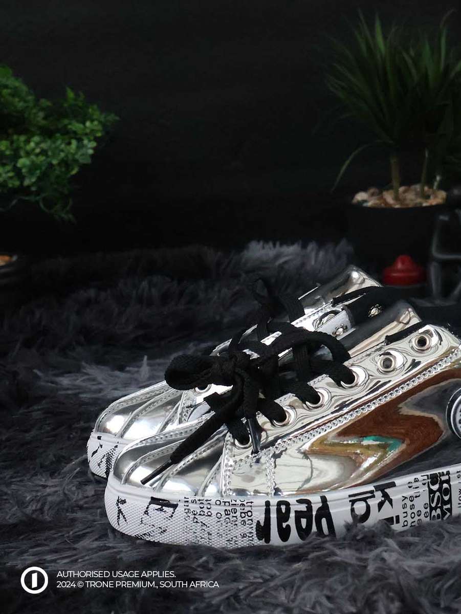 Glossy Glacia II Sneakers - Silver
