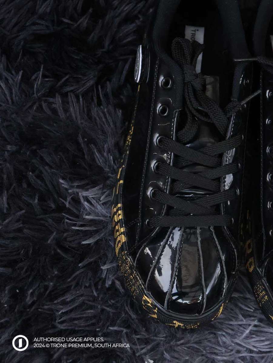 Glossy Glacia II Sneakers - Black
