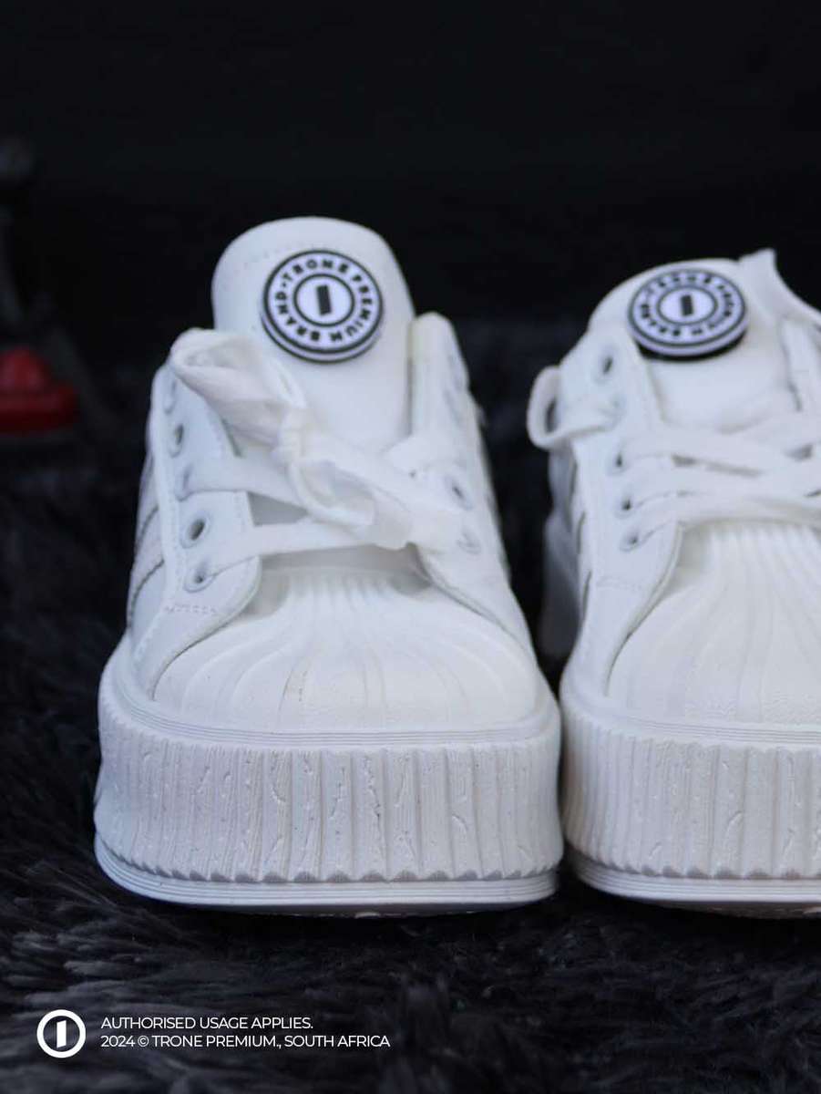 Carioca Court C Sneaker - White Stripes