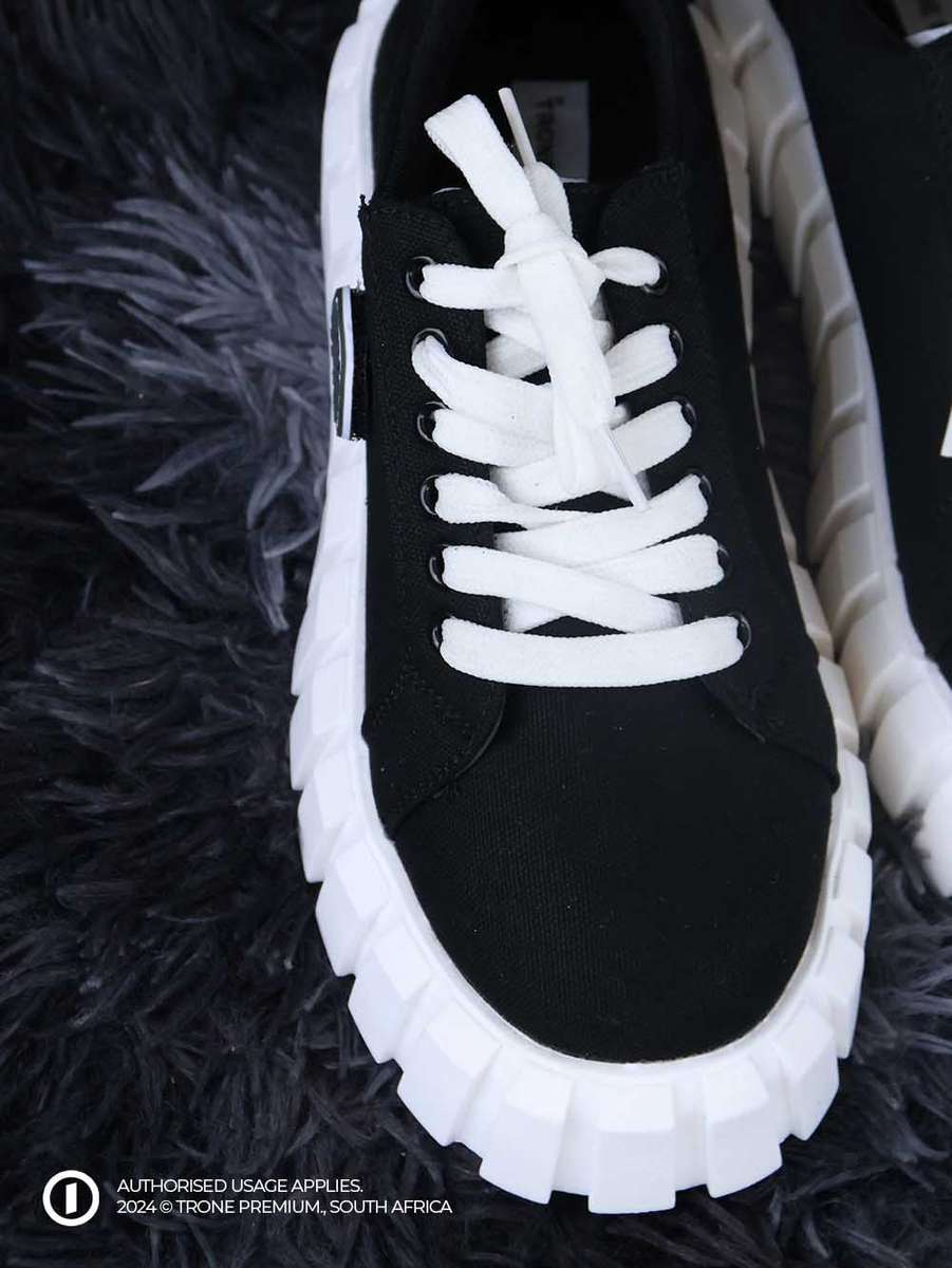 Trone Evoke Chuck Sneakers - Black