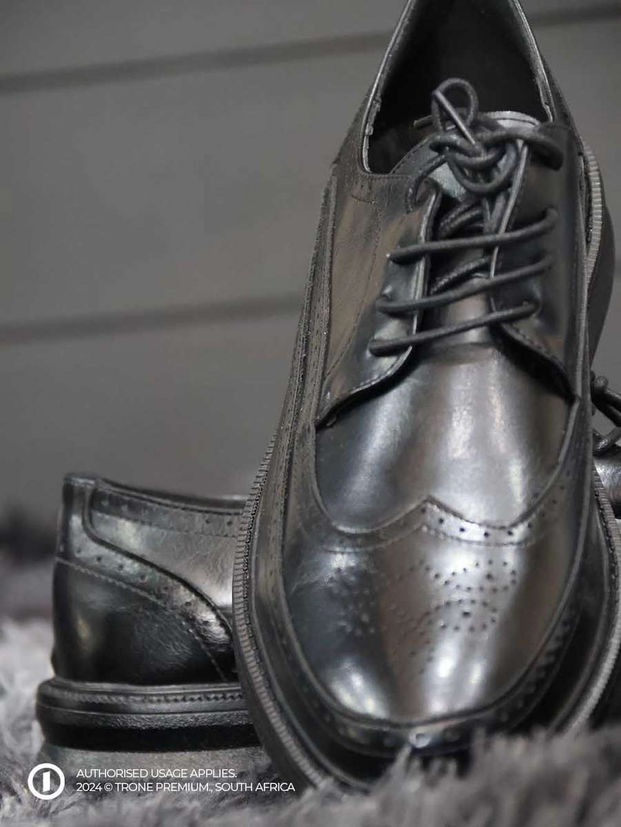 Trone Carrington Loafers - Matte Black
