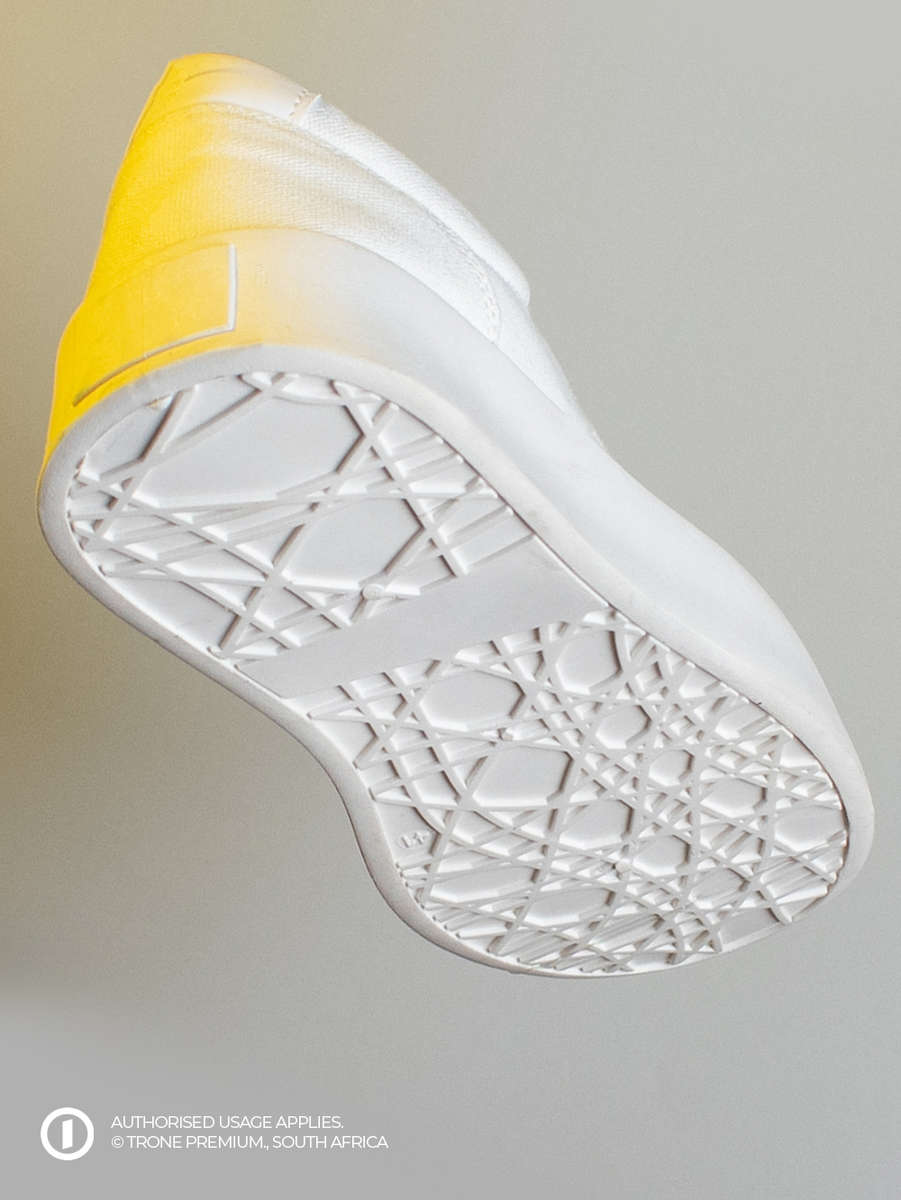 Trone Blaze Chucks - White