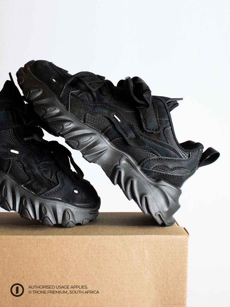 Dash Sneakers - Black