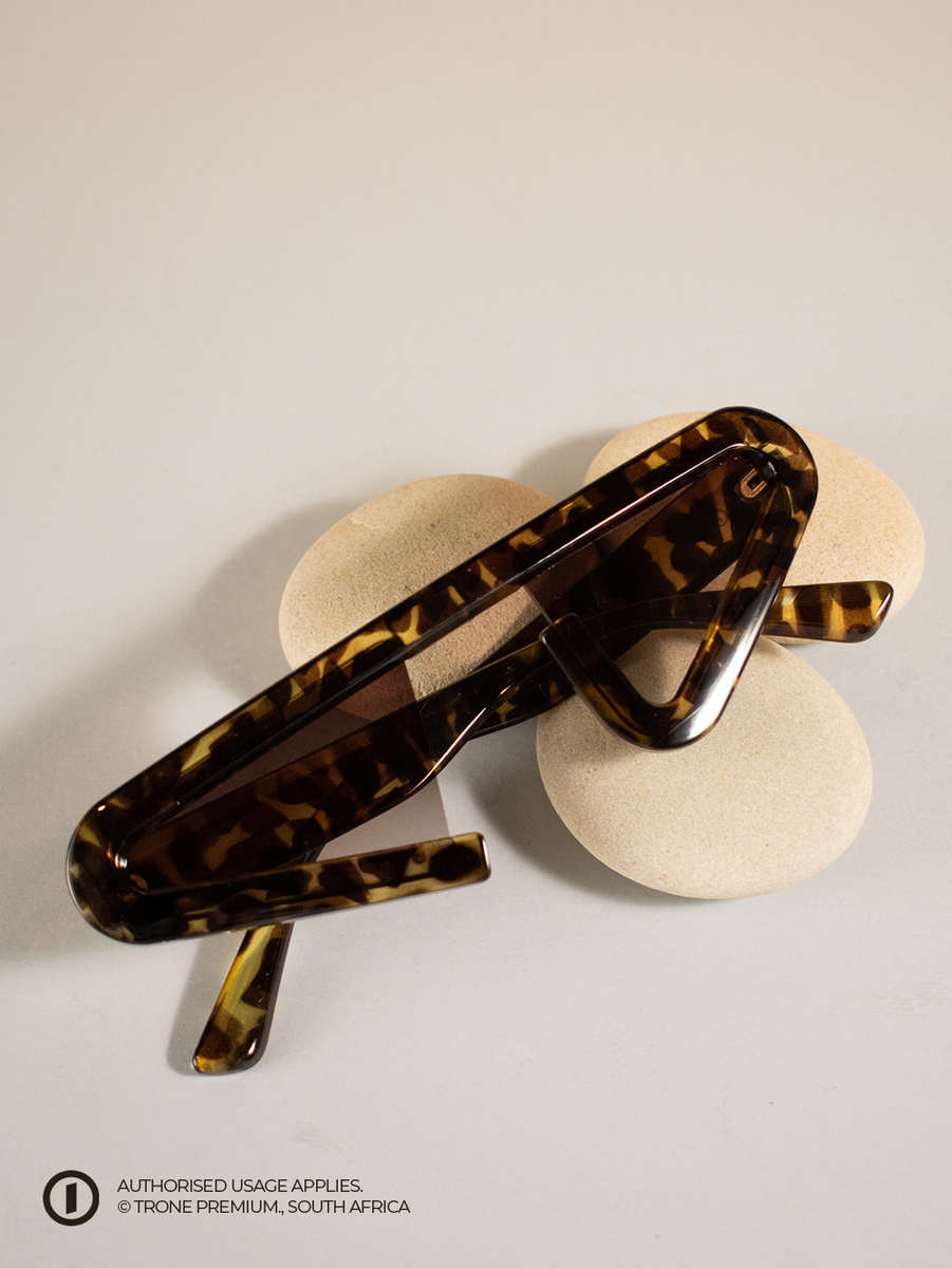 Trone Eluvie Shades