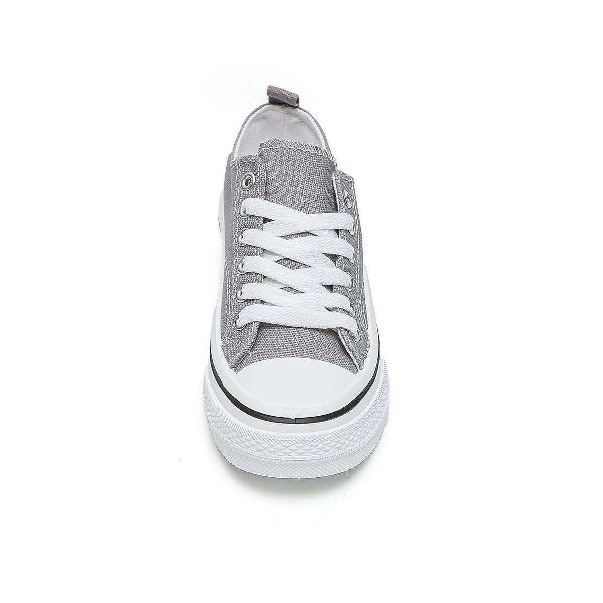 Classic Low Top Canvas Sneaker XB3816