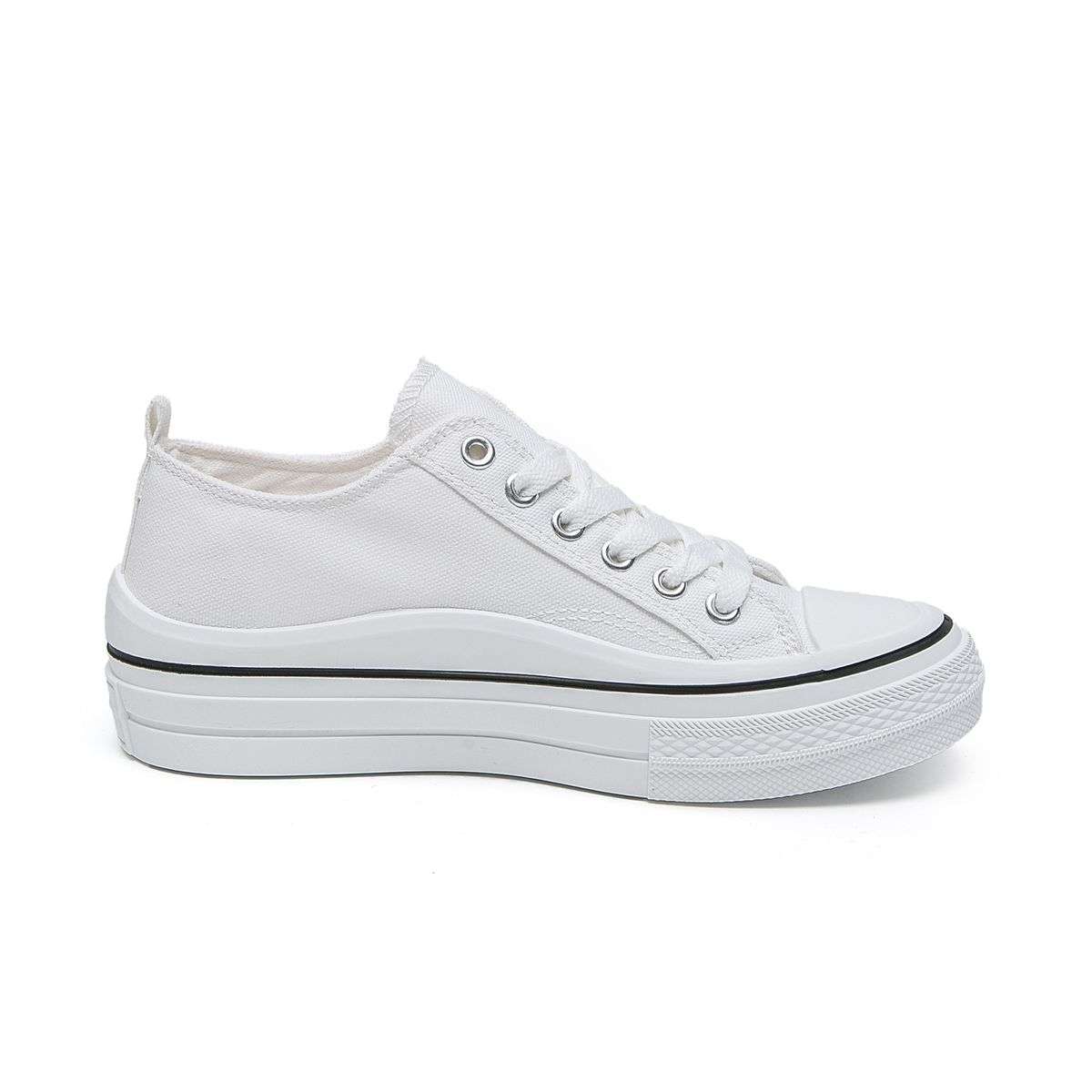Classic Low Top Canvas Sneaker XB3816