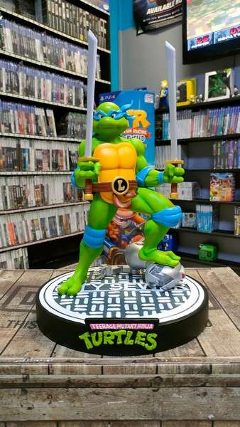TMNT Statue Ikon Leonardo 12'' Inch