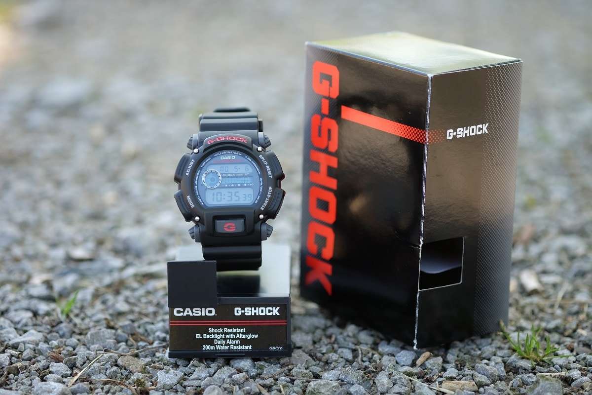 Casio G-Shock Quartz Watch with Resin Strap, Black, 25 (Model: DW9052-1V)